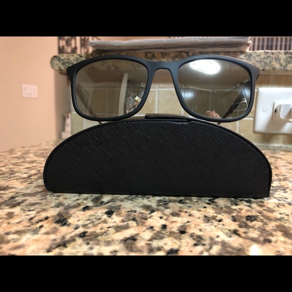 Prada sunglasses - Picture 5 of 7